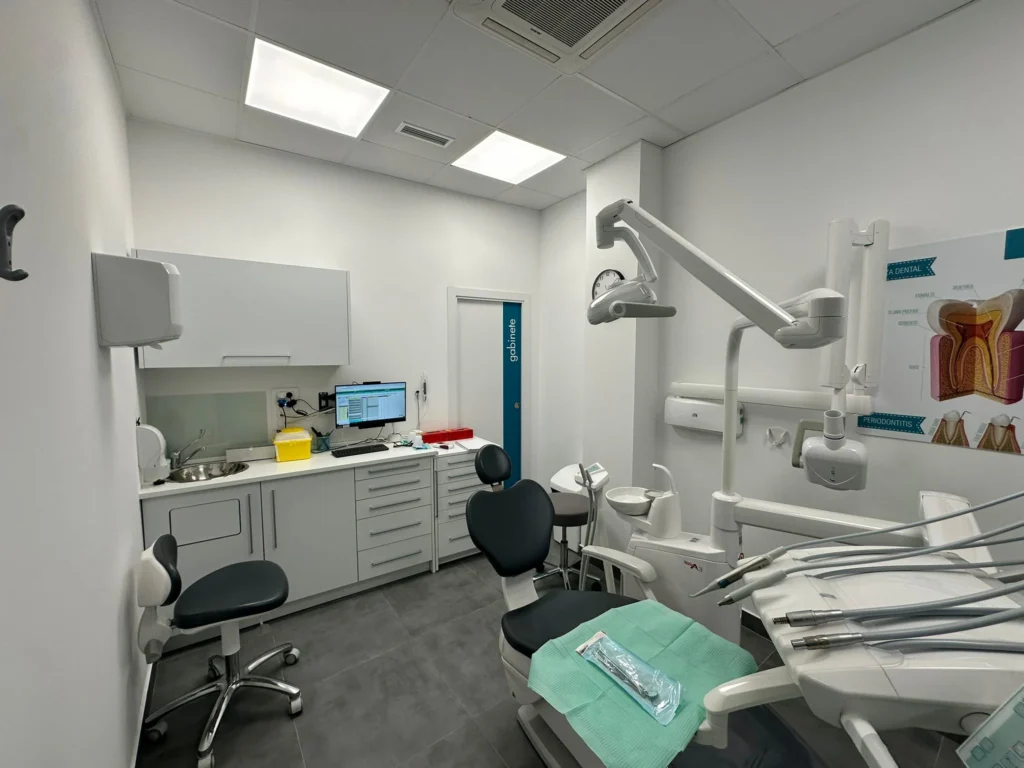 l5u0iyxudklmgdfps7yp- Reforma de clínicas dentales: requisitos, normativa y diseño en España Reforma de clínicas dentales