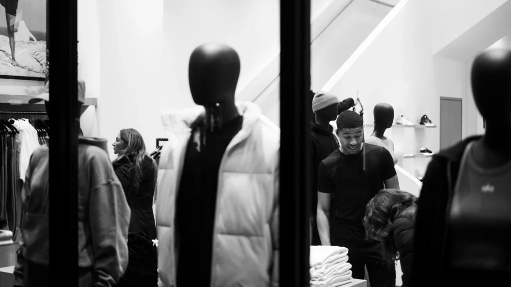 Maniquíes en el diseño de tienda de ropa