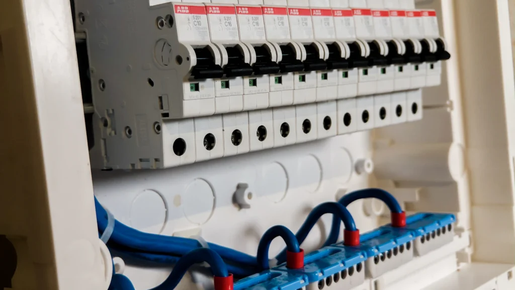 instalacion electrica de un local 2- Instalación eléctrica de un local comercial: requisitos, boletín y normativa Cuadro de la instalación eléctrica de un local comercial